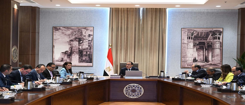 رئيس الوزراء يتابع استعدادات مؤتمر الاستثمار مع الاتحاد الأوروبي
